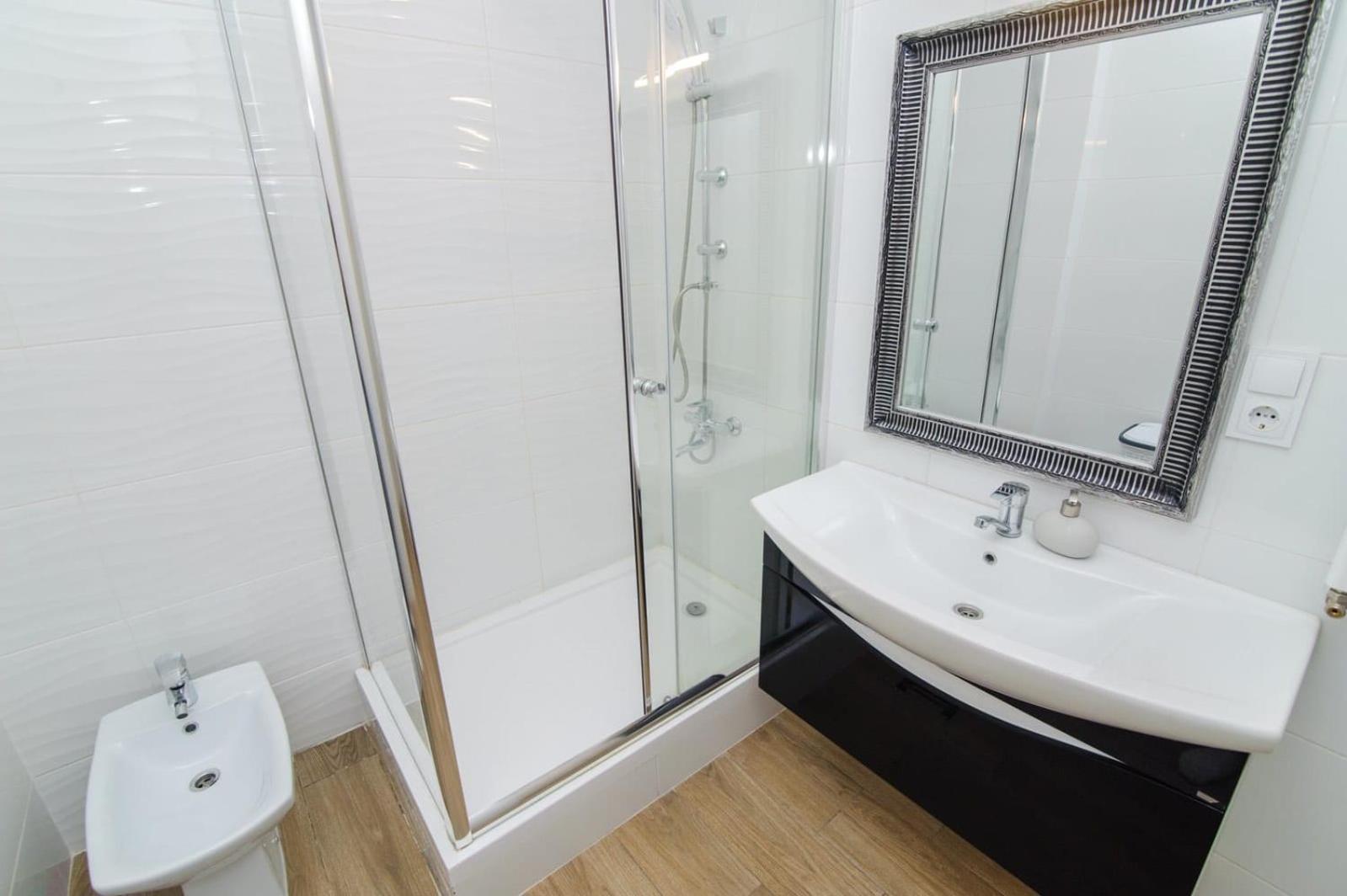 Grand Central Apartment 2 Bedrooms Chisinau Exterior photo